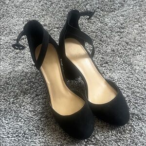 LC Lauren Conrad Black Suede Heels